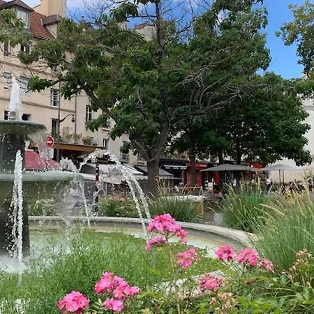 Apartment Charming Latin Quarter Courtyard Duplex For Four *