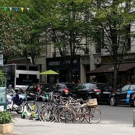 Charming Latin Quarter Courtyard Duplex For Four Lägenhet *