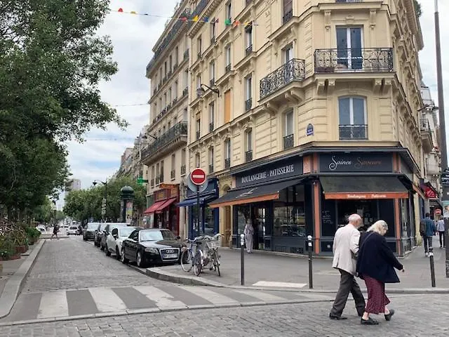Charming Latin Quarter Courtyard Duplex For Four Paris