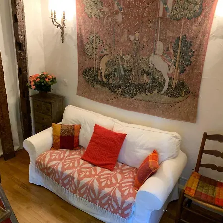 Charming Latin Quarter Courtyard Duplex For Four Apartamento *